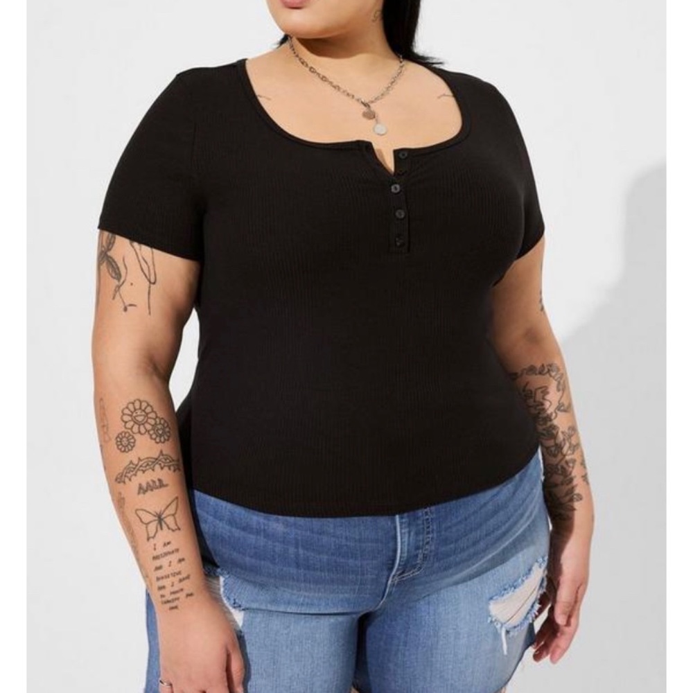 🆕 Black Fitted Soft Rib Henley Baby Tee 1 1X 14 16 NWT Torrid New!